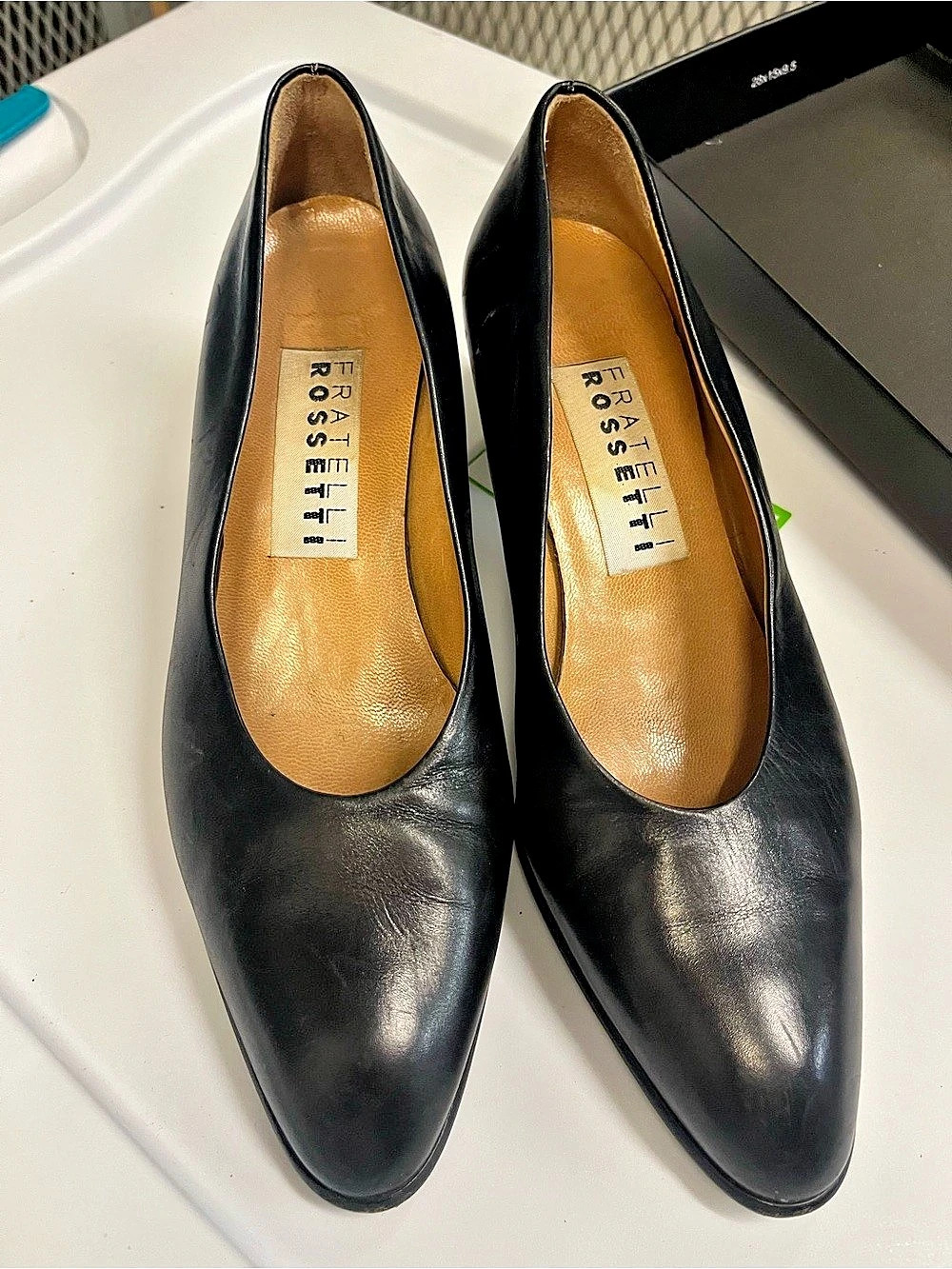 Fratelli Rossetti Pointed Toe Heels in Black